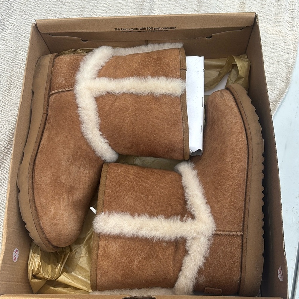 K Hadley II UGG boot